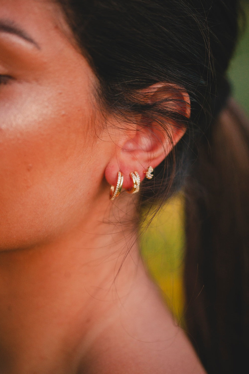 BRINCO DE ARGOLA PEQUENA DOIS FIOS FOLHEADO A OURO 18K