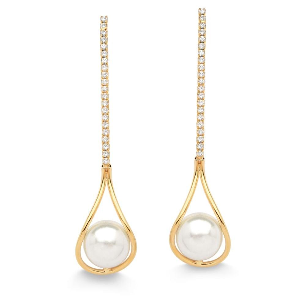 BRINCO COM PÉROLA E ZIRCÔNIAS FOLHEADO A OURO 18K