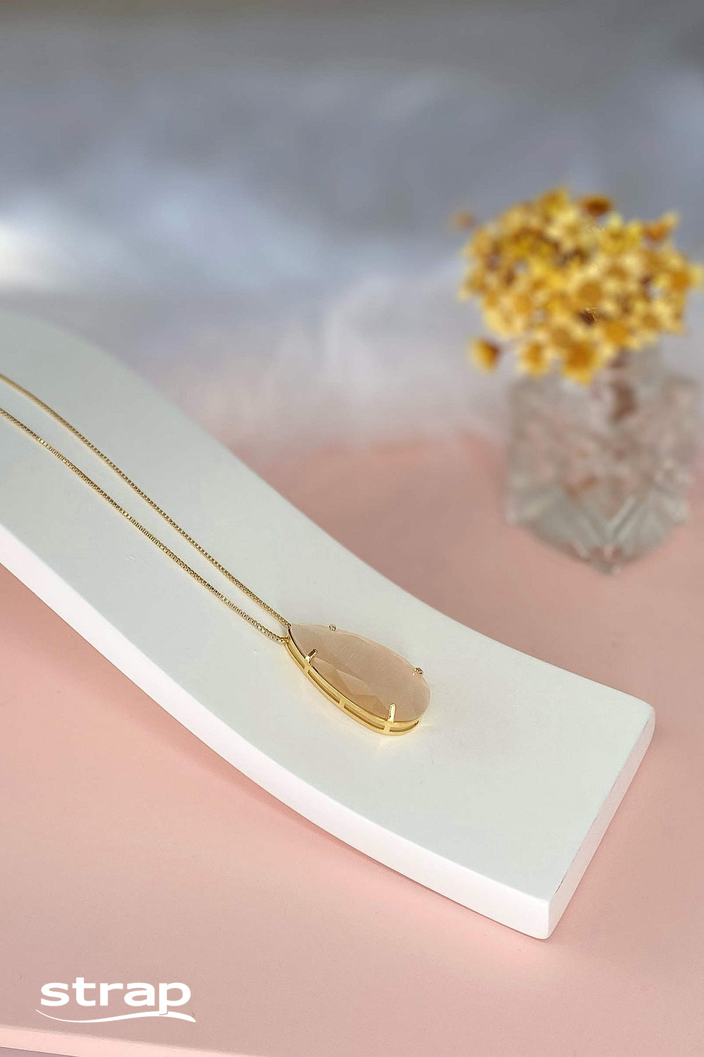 COLAR PEDRA NUDE ACETINADA FOLHEADO A OURO 18K