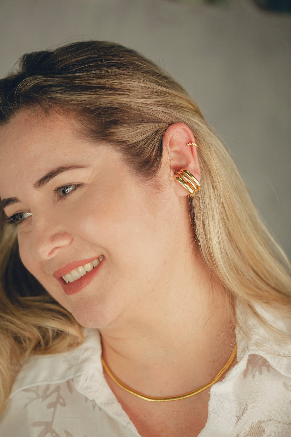 PIERCING TORCIDO PEQUENO FOLHEADO A OURO 18K