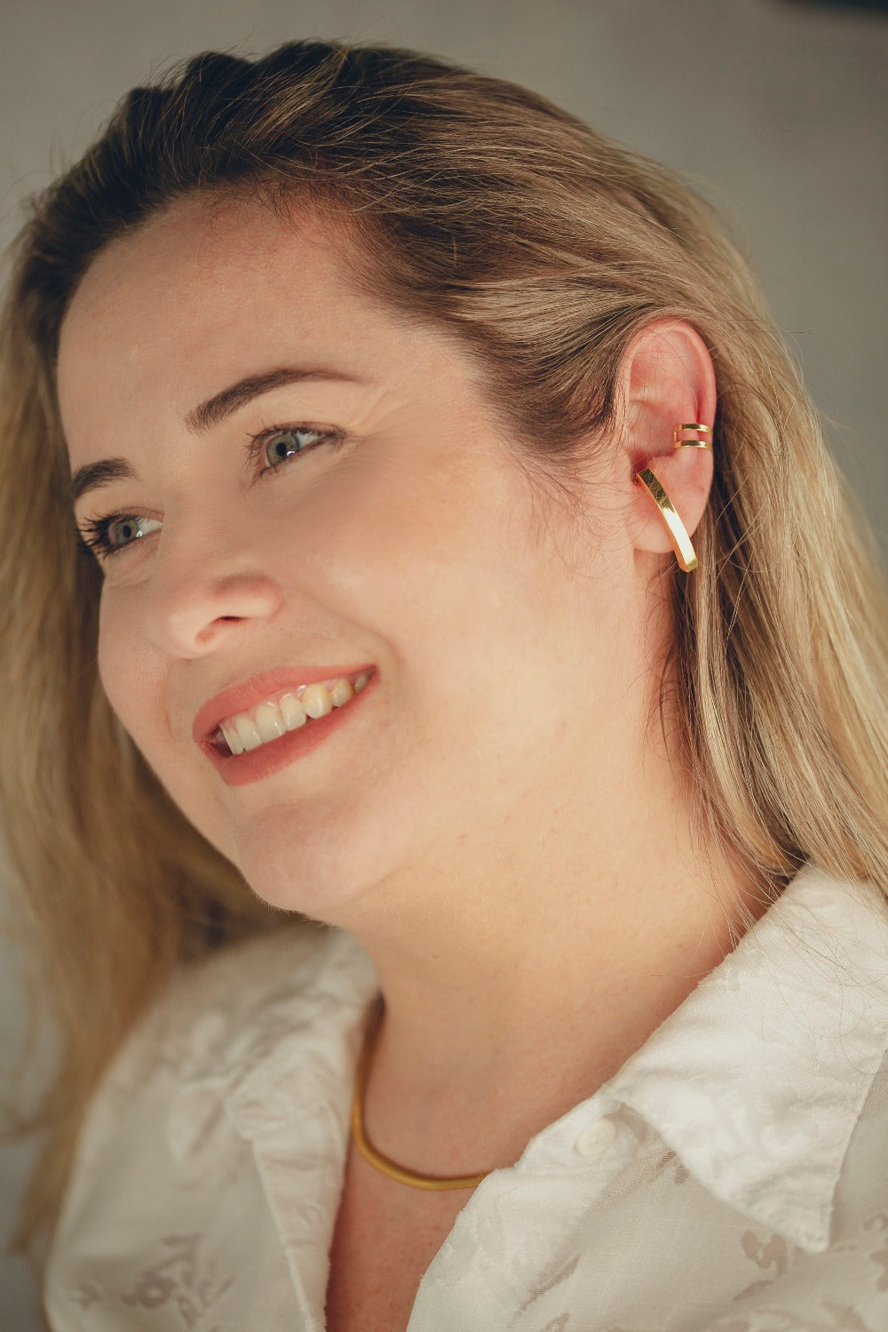 PIERCING DE ORELHA 2 LISTRAS FOLHEADO A OURO 18K