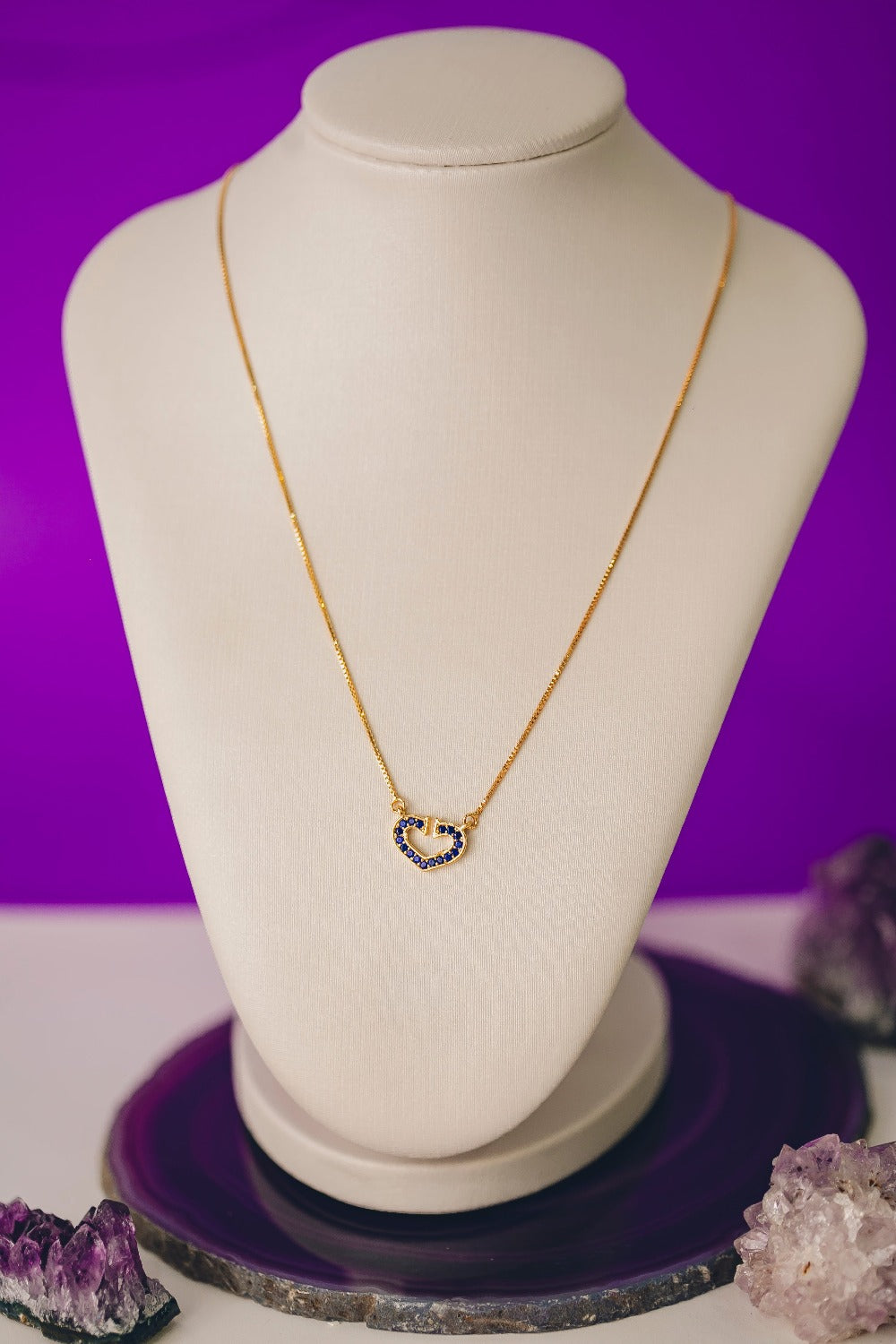 COLAR CORAÇÃO COM ZIRCÔNIAS AZUIS FOLHEADO A OURO 18K