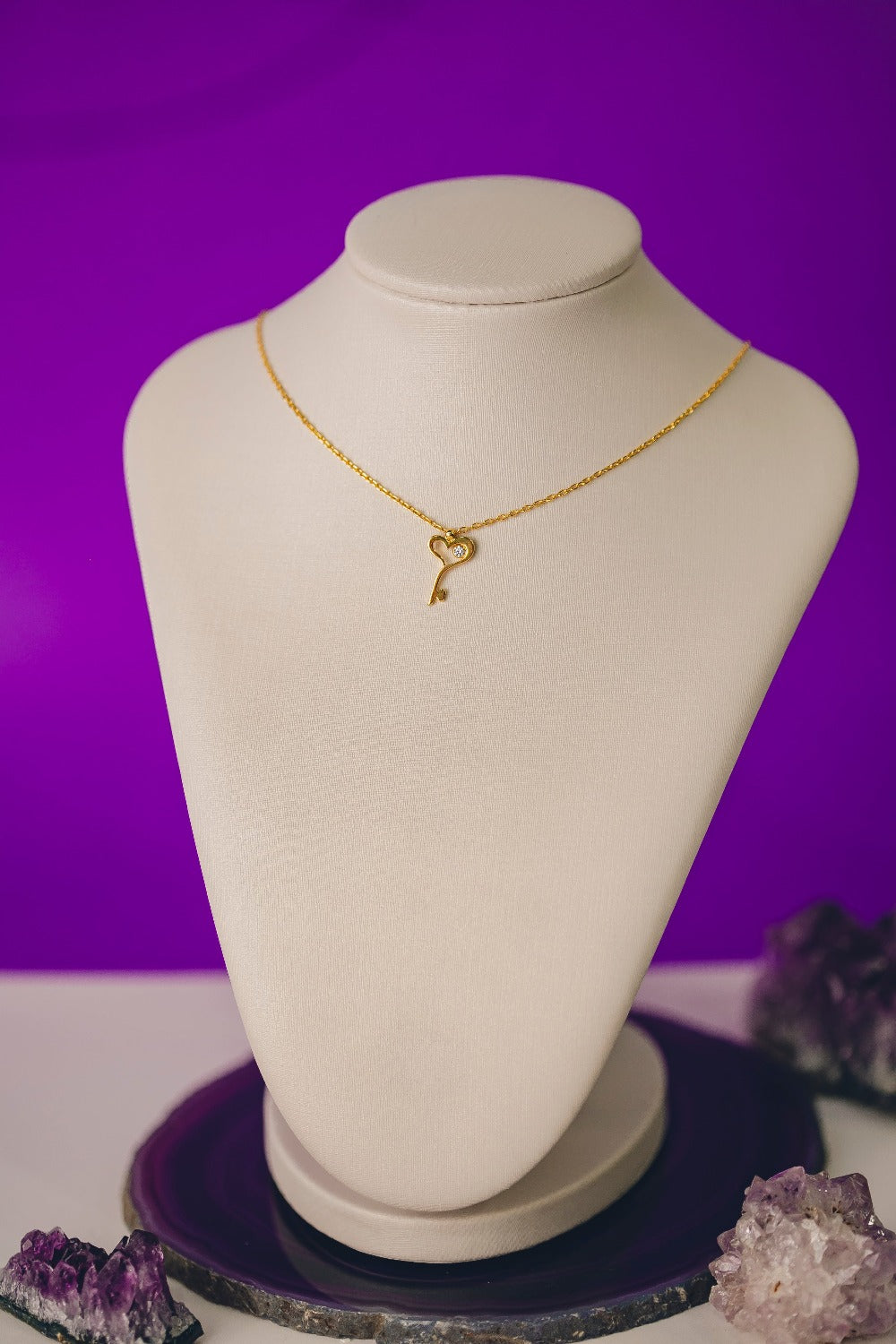 COLAR CORAÇÃO E CHAVE FOLHEADO A OURO 18K