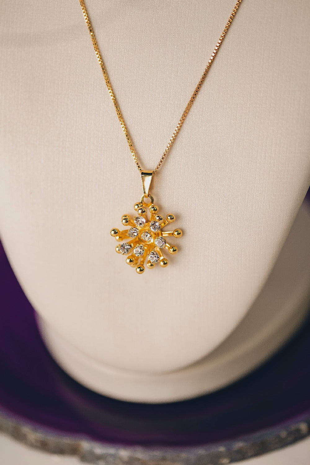 COLAR PINGENTE CHUVEIRO COM BOLAS E ZIRCÔNIAS FOLHEADO A OURO 18K