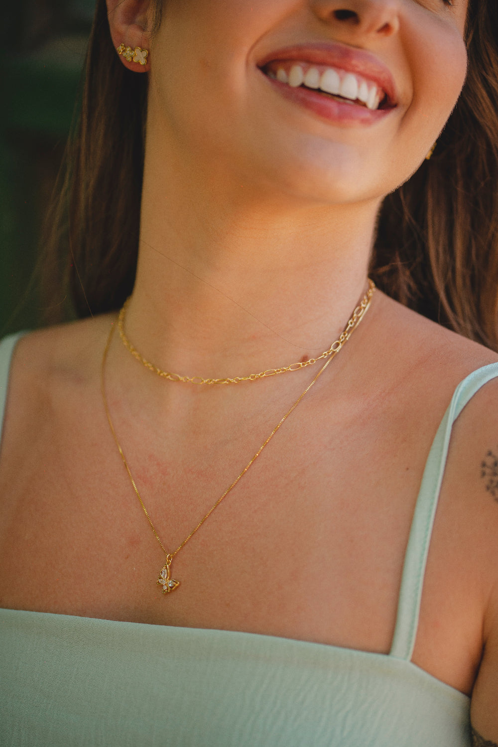 COLAR DUPLO COM ELOS E PINGENTE BORBOLETA FOLHEADO A OURO 18K