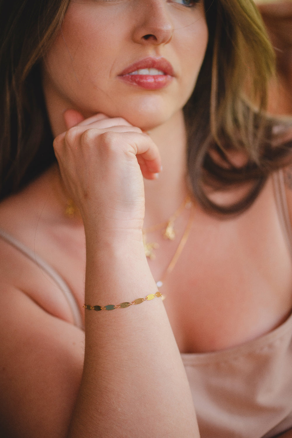 PULSEIRA DE PLAQUINHAS LISAS OVALADAS FOLHEADO A OURO 18K