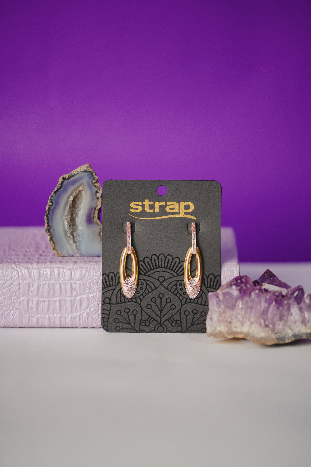 BRINCO OUTLET FOLHEADO A OURO 18K