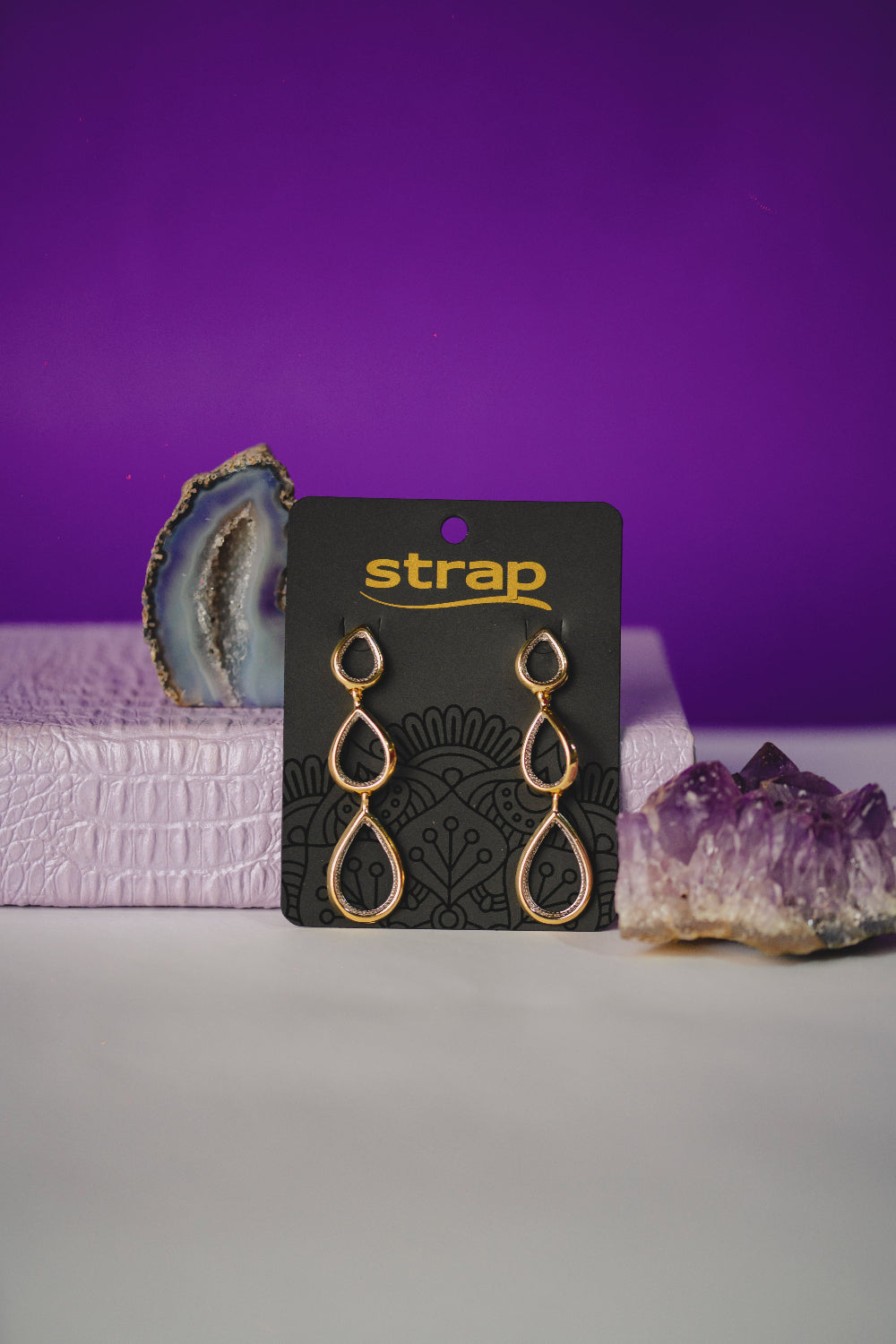 BRINCO OUTLET FOLHEADO A OURO 18K