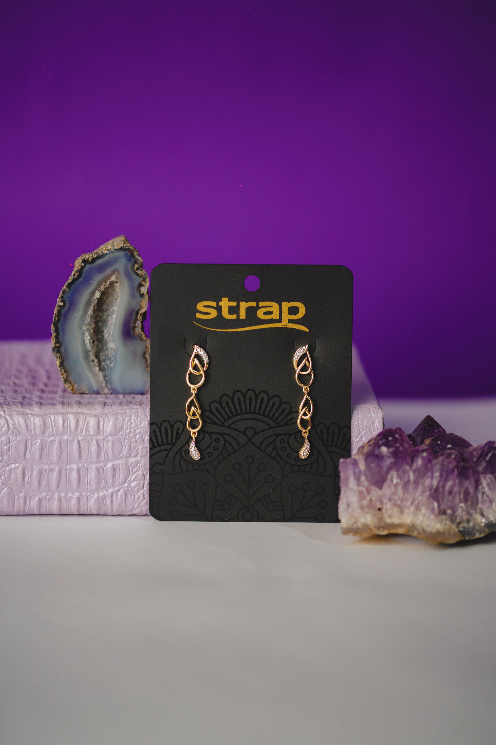 BRINCO OUTLET FOLHEADO A OURO 18K