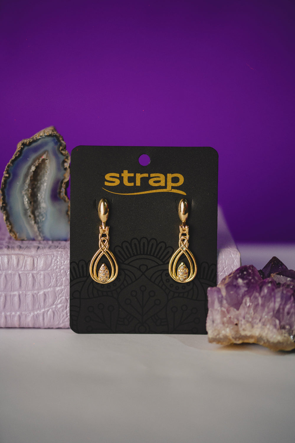 BRINCO OUTLET FOLHEADO A OURO 18K