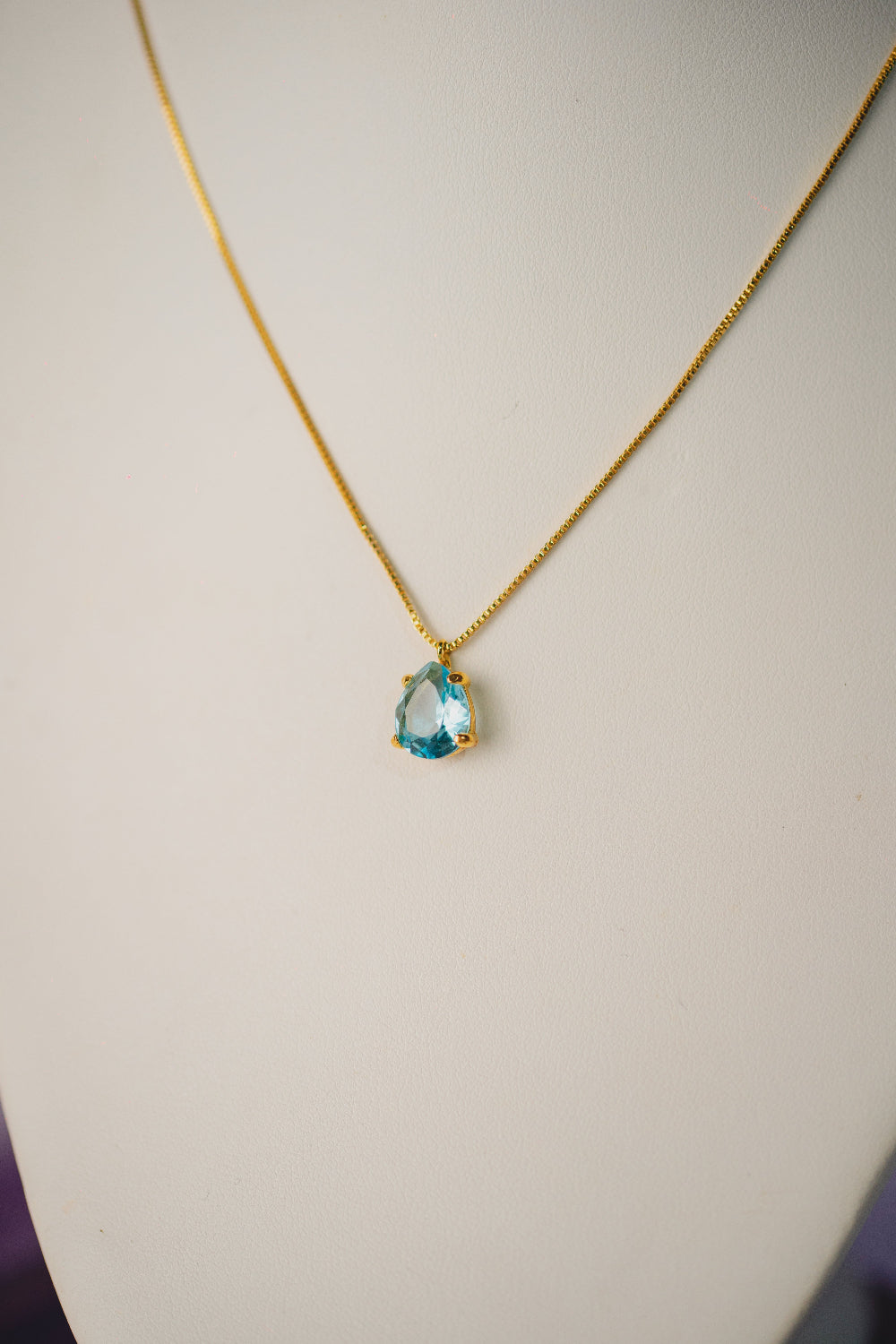 COLAR OUTLET FOLHEADO A OURO 18K
