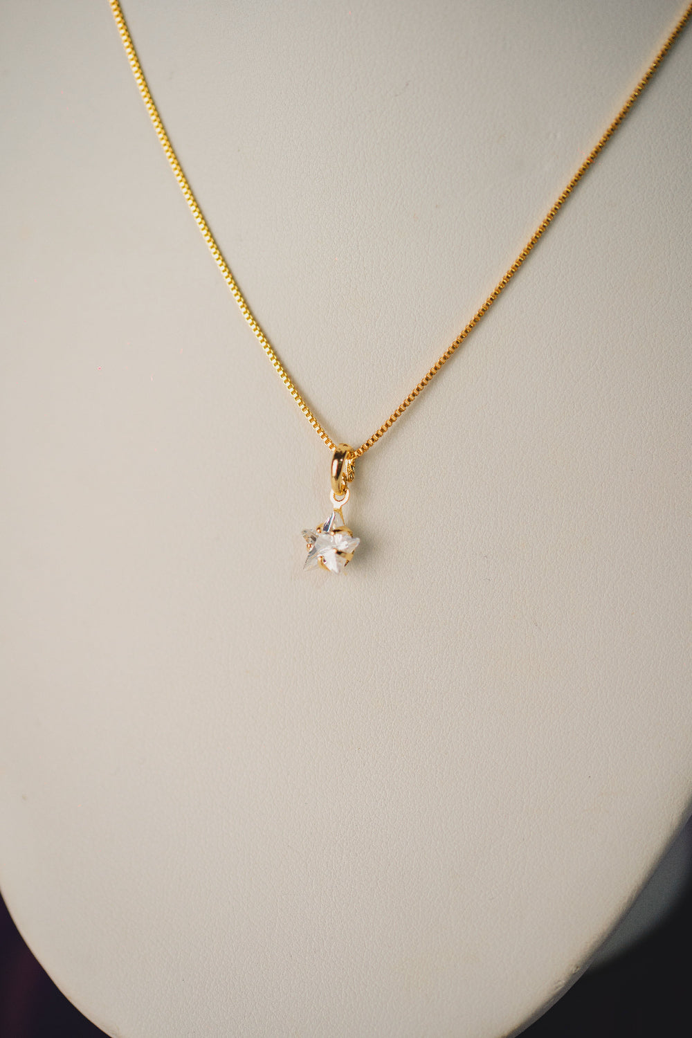 COLAR OUTLET FOLHEADO A OURO 18K