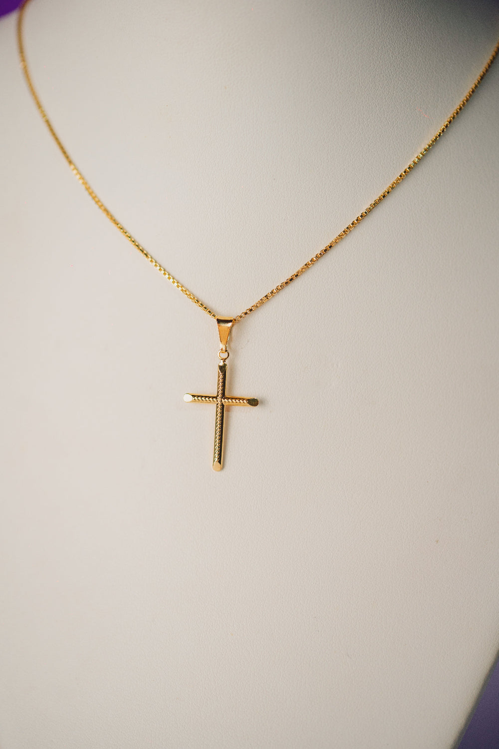 COLAR OUTLET FOLHEADO A OURO 18K