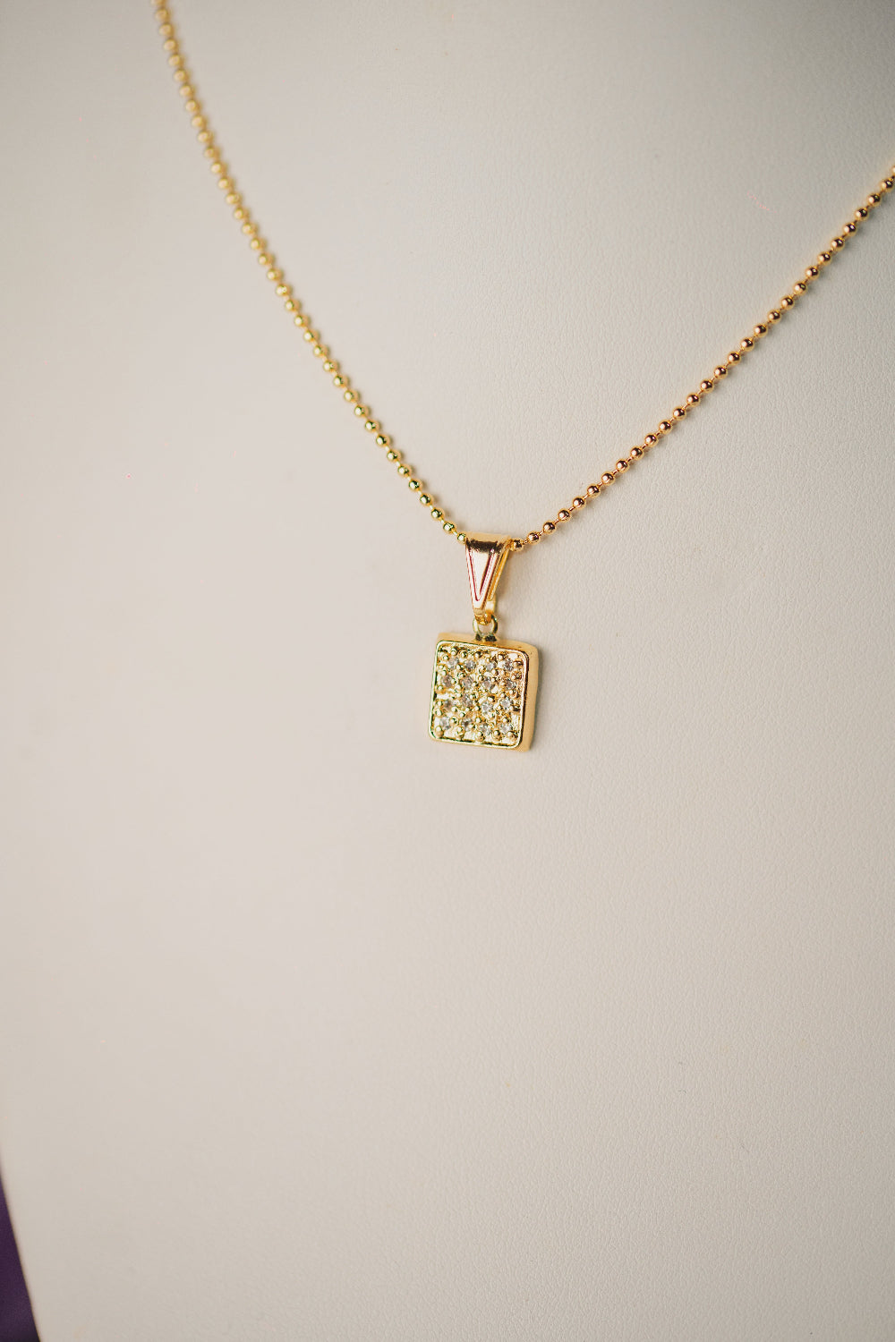 COLAR OUTLET FOLHEADO A OURO 18K