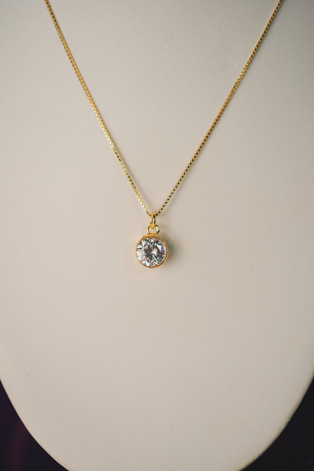 COLAR OUTLET FOLHEADO A OURO 18K