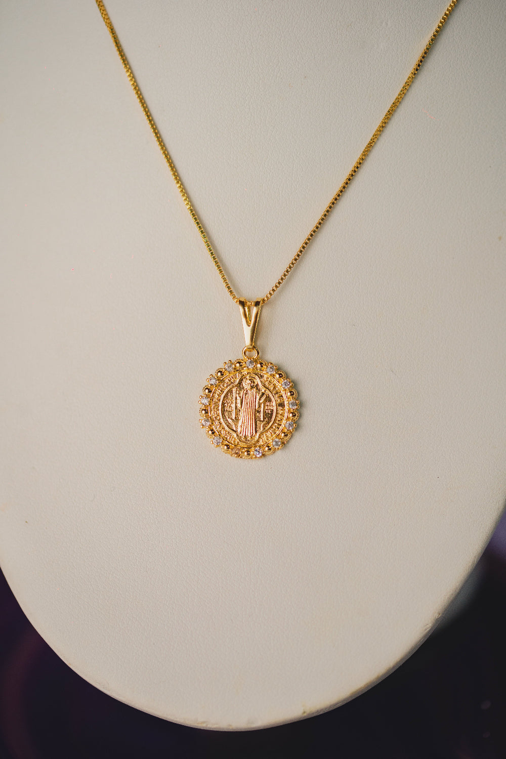 COLAR OUTLET FOLHEADO A OURO 18K