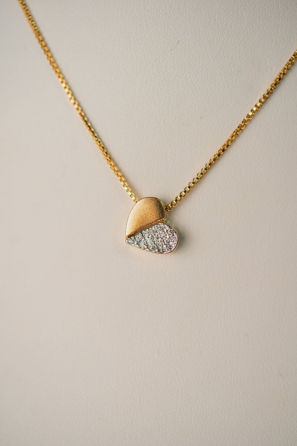 COLAR OUTLET FOLHEADO A OURO 18K