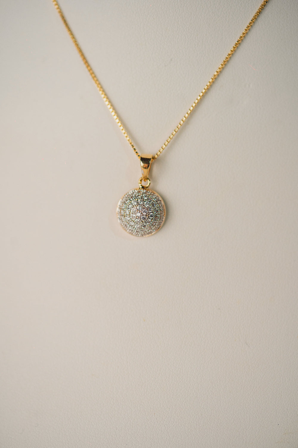 COLAR OUTLET FOLHEADO A OURO 18K