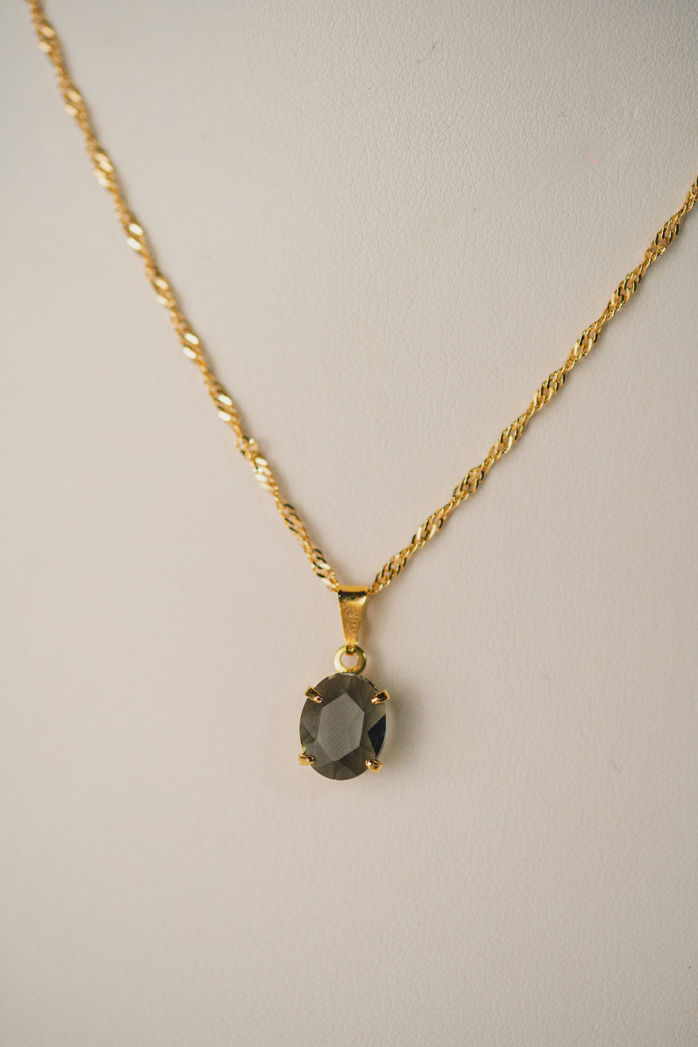 COLAR OUTLET FOLHEADO A OURO 18K