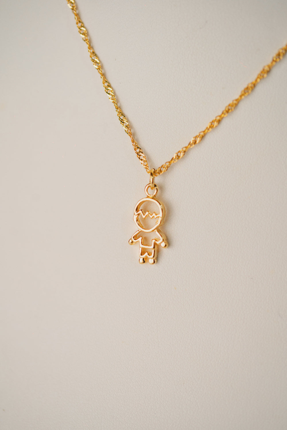 COLAR OUTLET FOLHEADO A OURO 18K