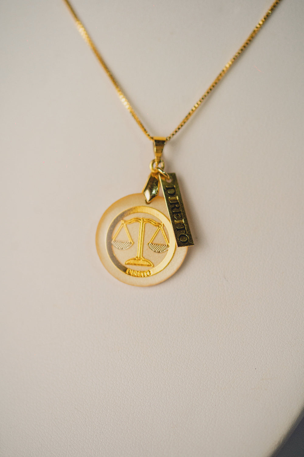 COLAR OUTLET FOLHEADO A OURO 18K