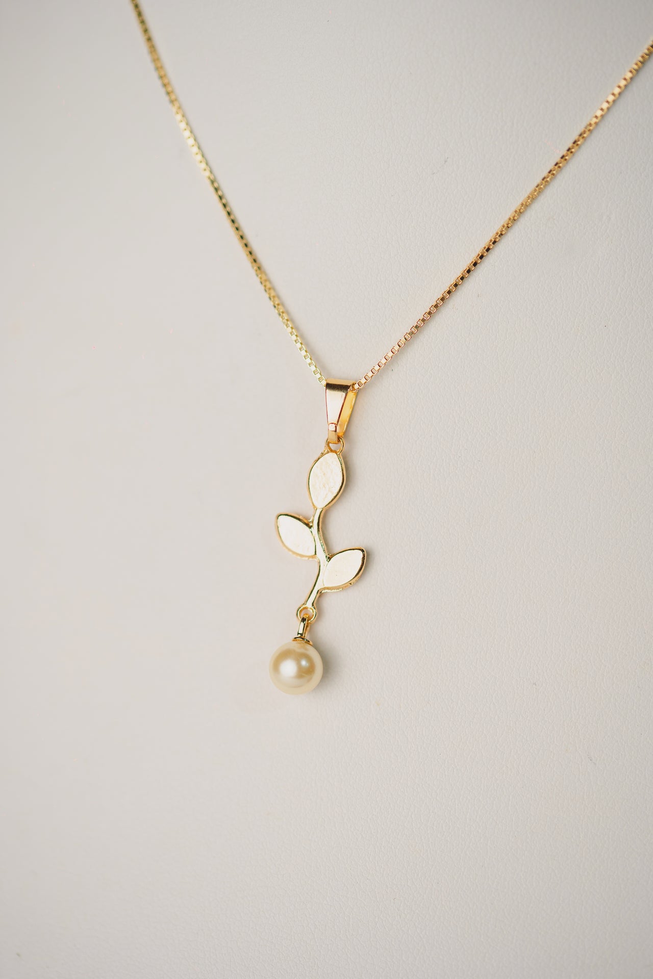 COLAR OUTLET FOLHEADO A OURO 18K