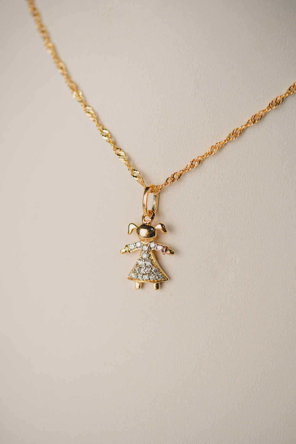 COLAR OUTLET FOLHEADO A OURO 18K