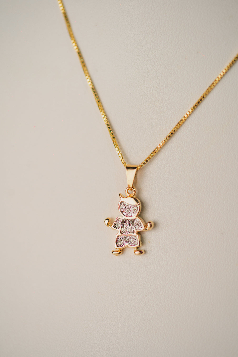 COLAR OUTLET FOLHEADO A OURO 18K