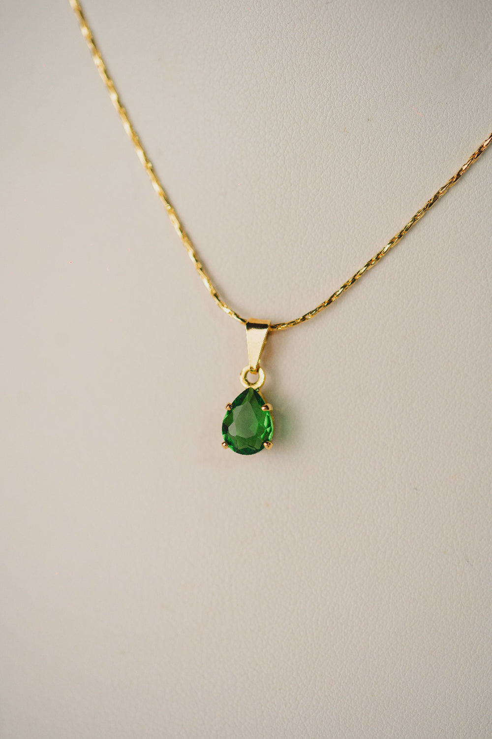 COLAR OUTLET FOLHEADO A OURO 18K