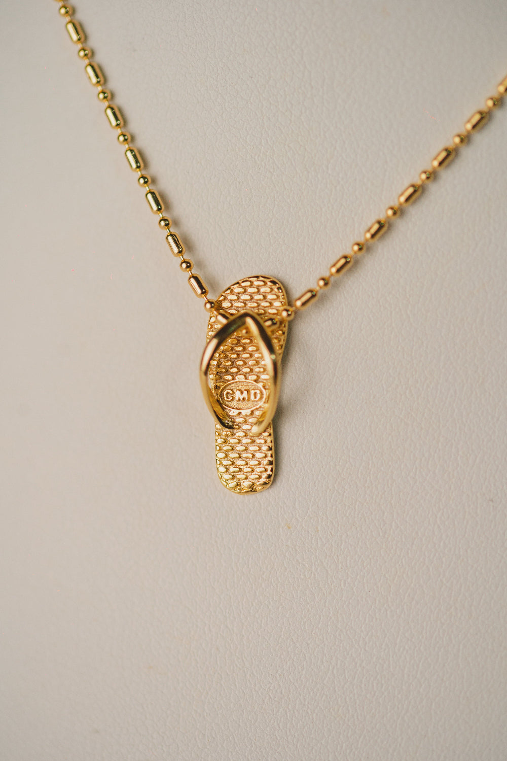 COLAR OUTLET FOLHEADO A OURO 18K