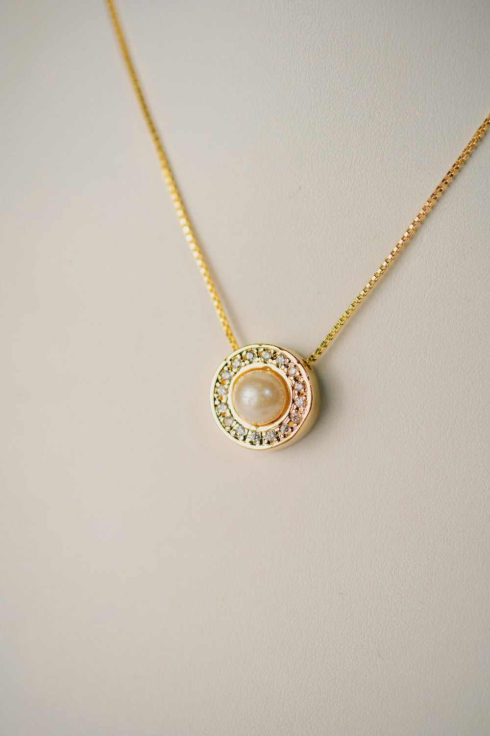 COLAR OUTLET FOLHEADO A OURO 18K