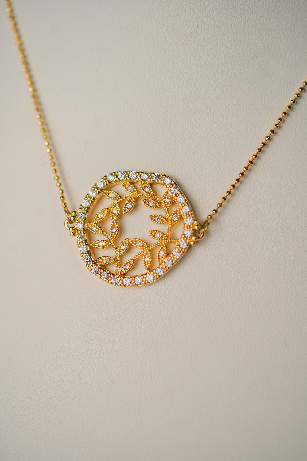 COLAR OUTLET FOLHEADO A OURO 18K
