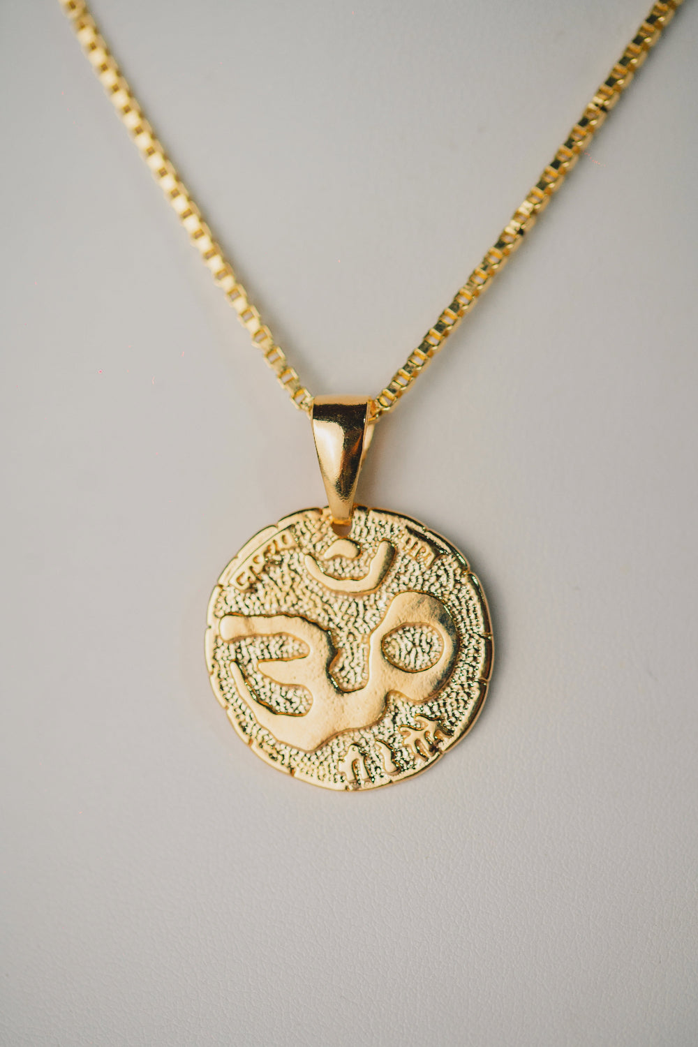 COLAR OUTLET FOLHEADO A OURO 18K