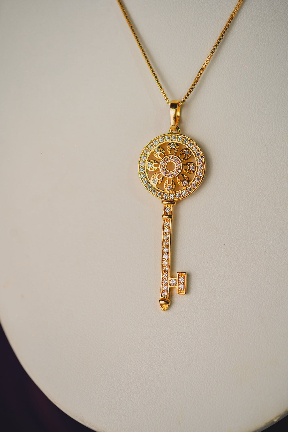 COLAR OUTLET FOLHEADO A OURO 18K