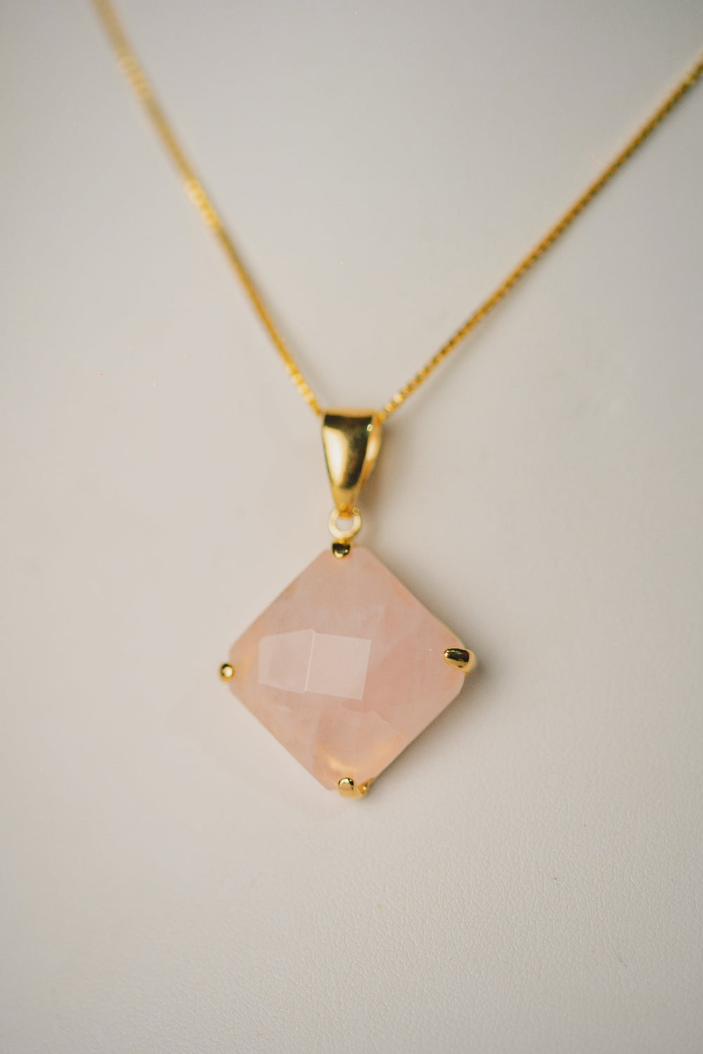 COLAR OUTLET FOLHEADO A OURO 18K