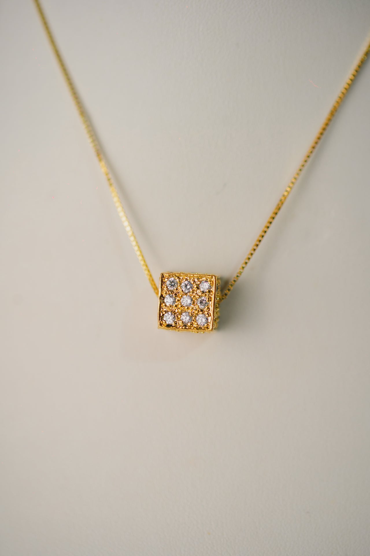 COLAR OUTLET FOLHEADO A OURO 18K