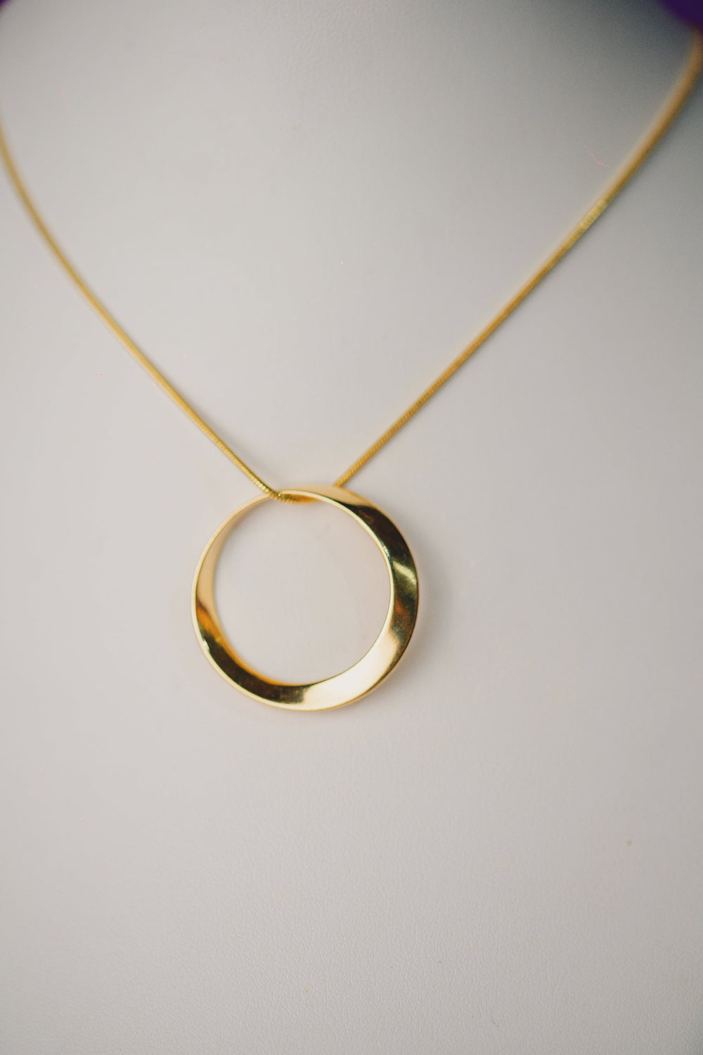 COLAR OUTLET FOLHEADO A OURO 18K
