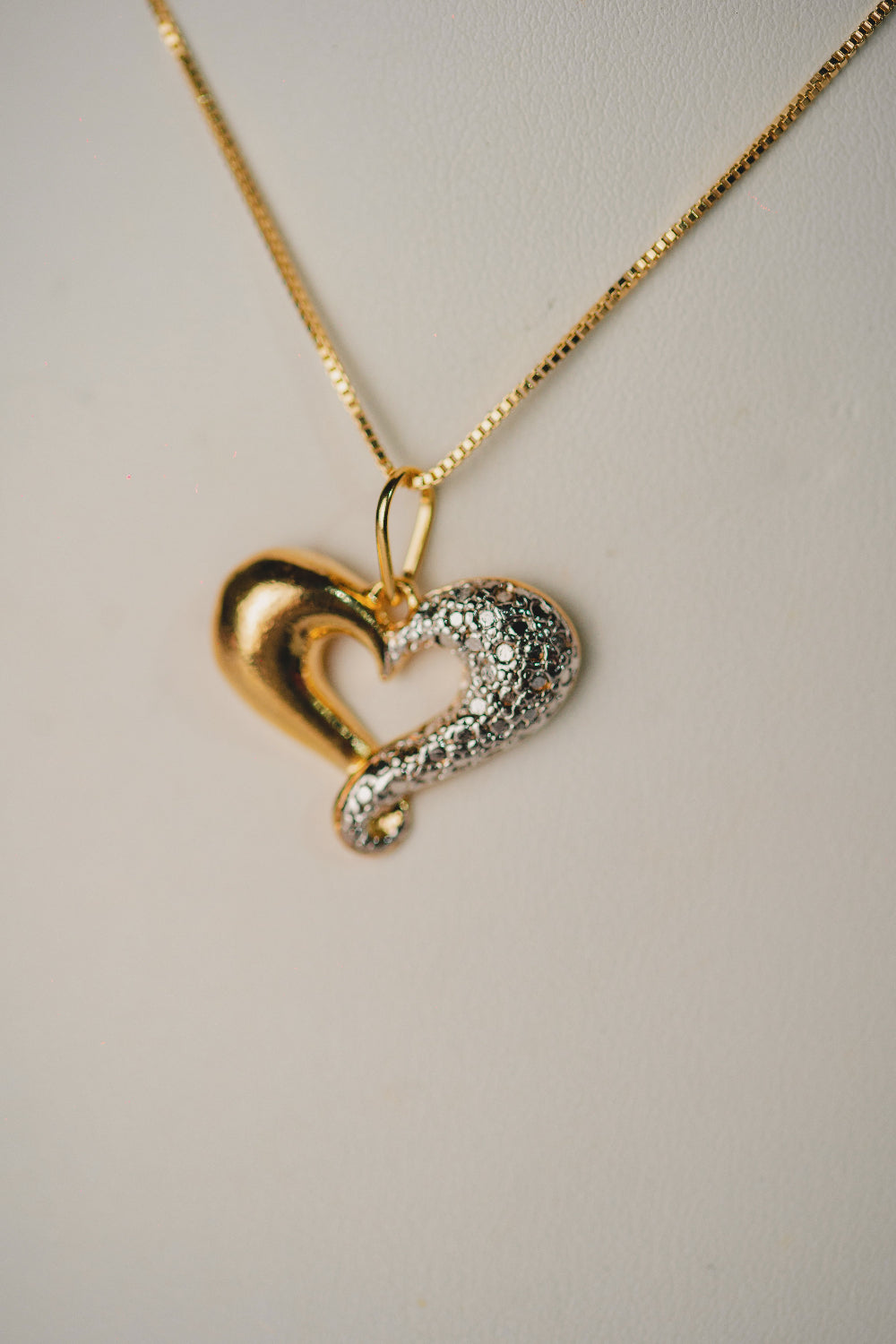 COLAR OUTLET FOLHEADO A OURO 18K