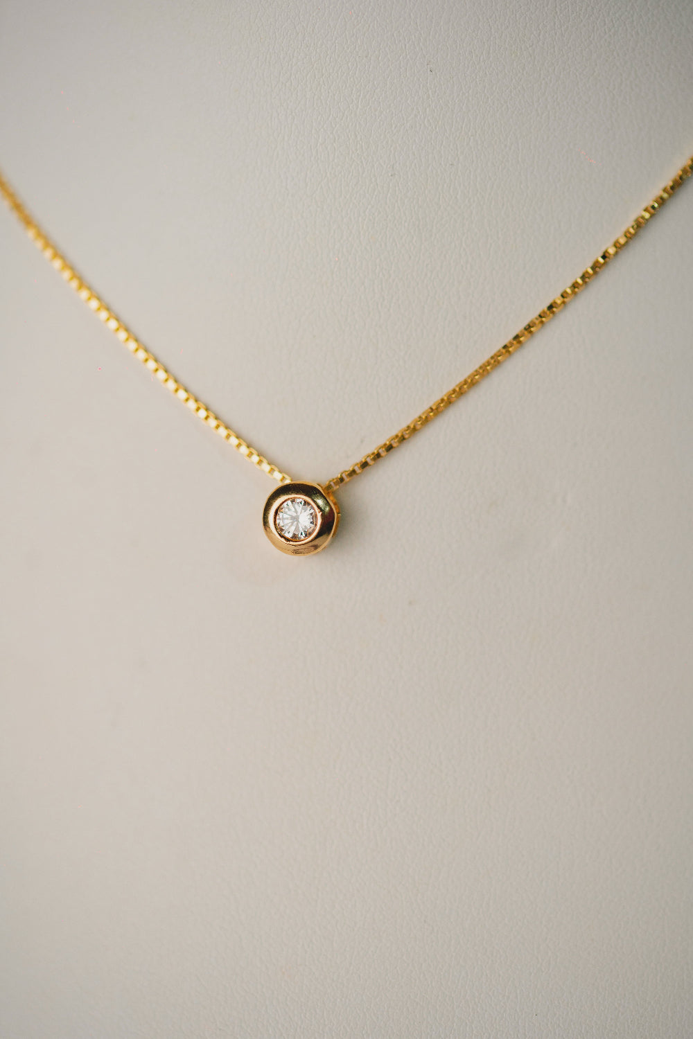 COLAR OUTLET FOLHEADO A OURO 18K