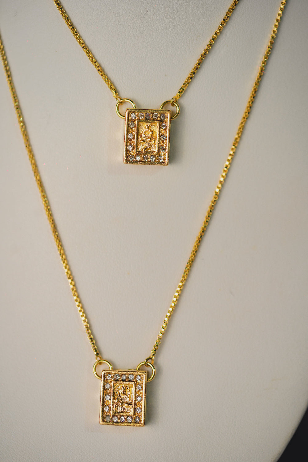 COLAR OUTLET FOLHEADO A OURO 18K