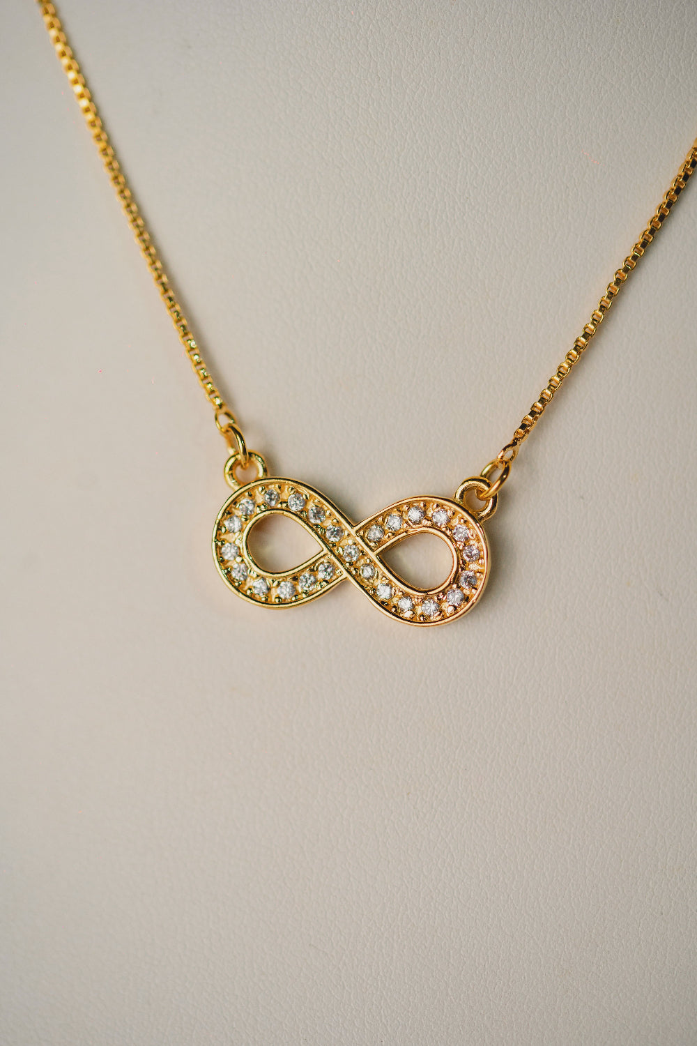 COLAR OUTLET FOLHEADO A OURO 18K