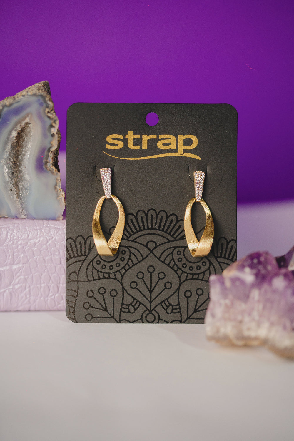 BRINCO OUTLET FOLHEADO A OURO 18K
