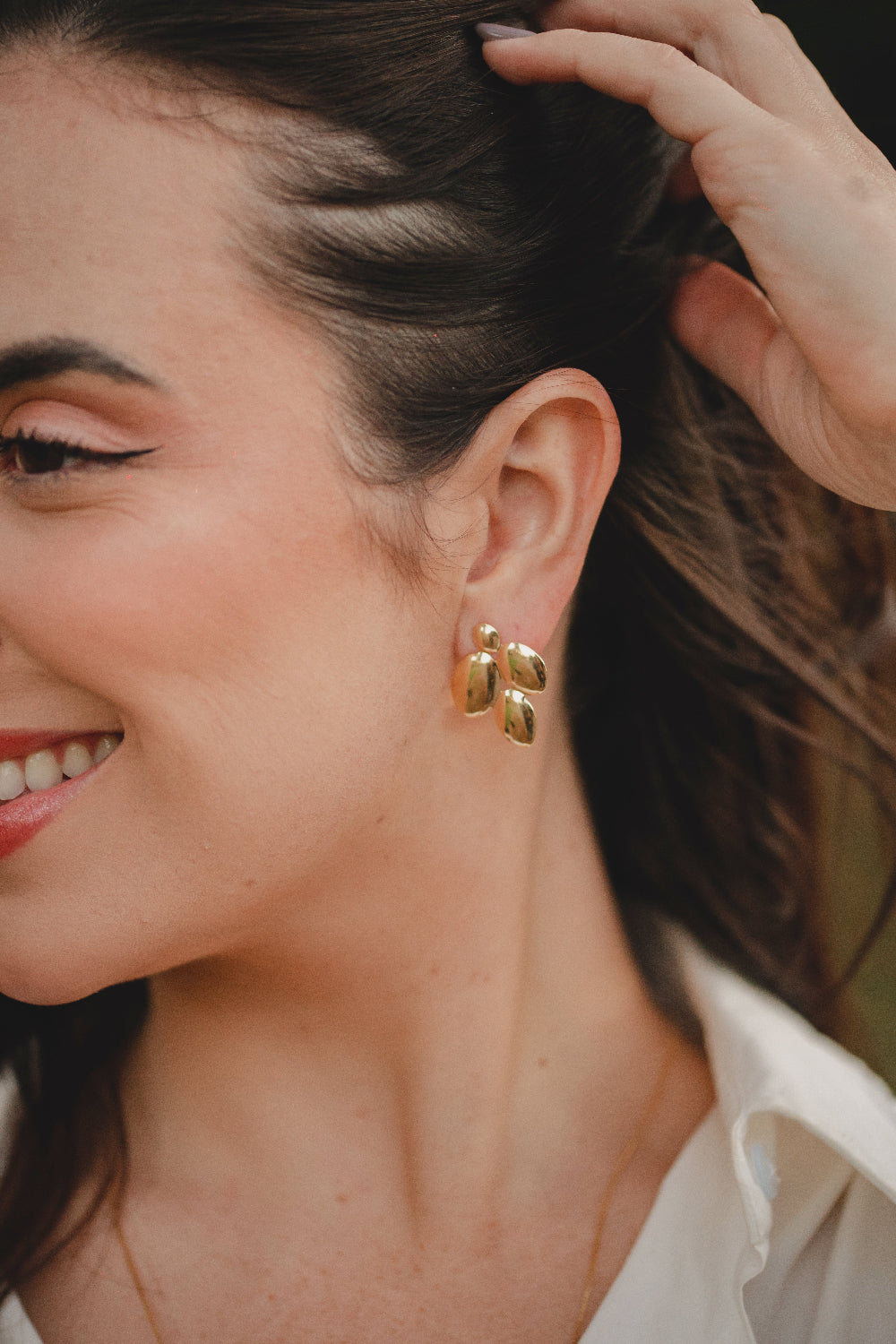 BRINCO OVALADO LISO FOLHEADO A OURO 18K