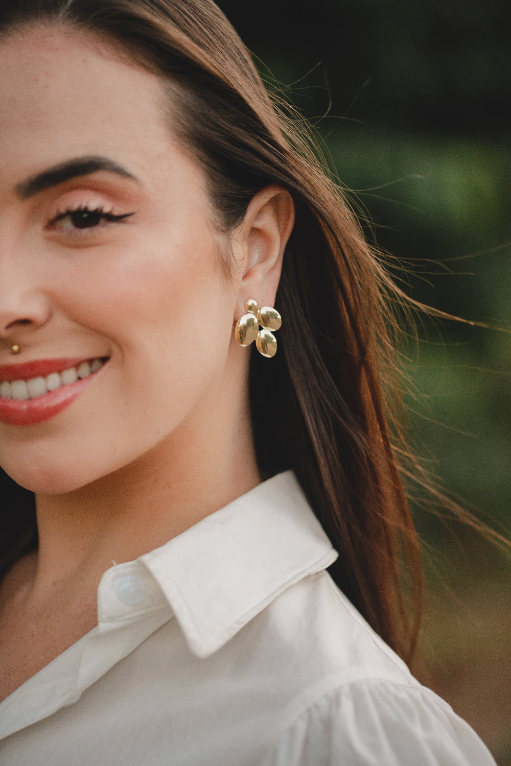 BRINCO OVALADO LISO FOLHEADO A OURO 18K