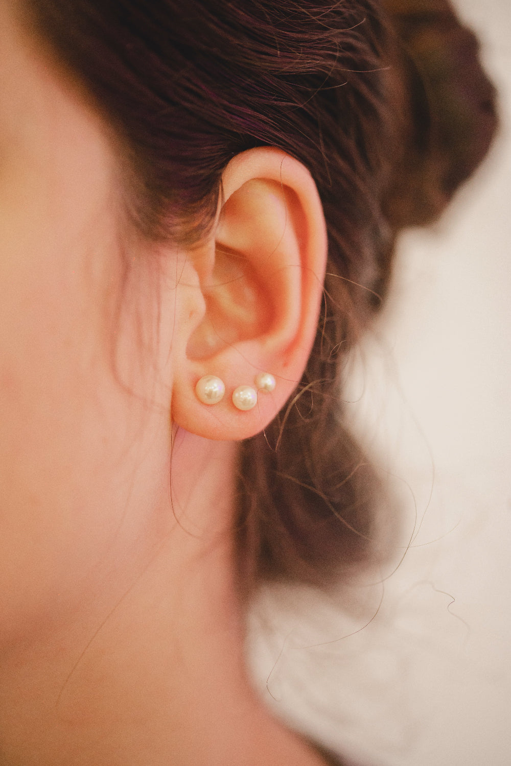 BRINCO TRIO DE PEROLAS FOLHEADO A OURO 18K