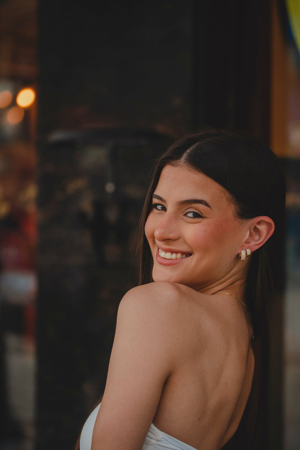 BRINCO ARGOLA CRAVEJADA P FOLHEADO A OURO 18K