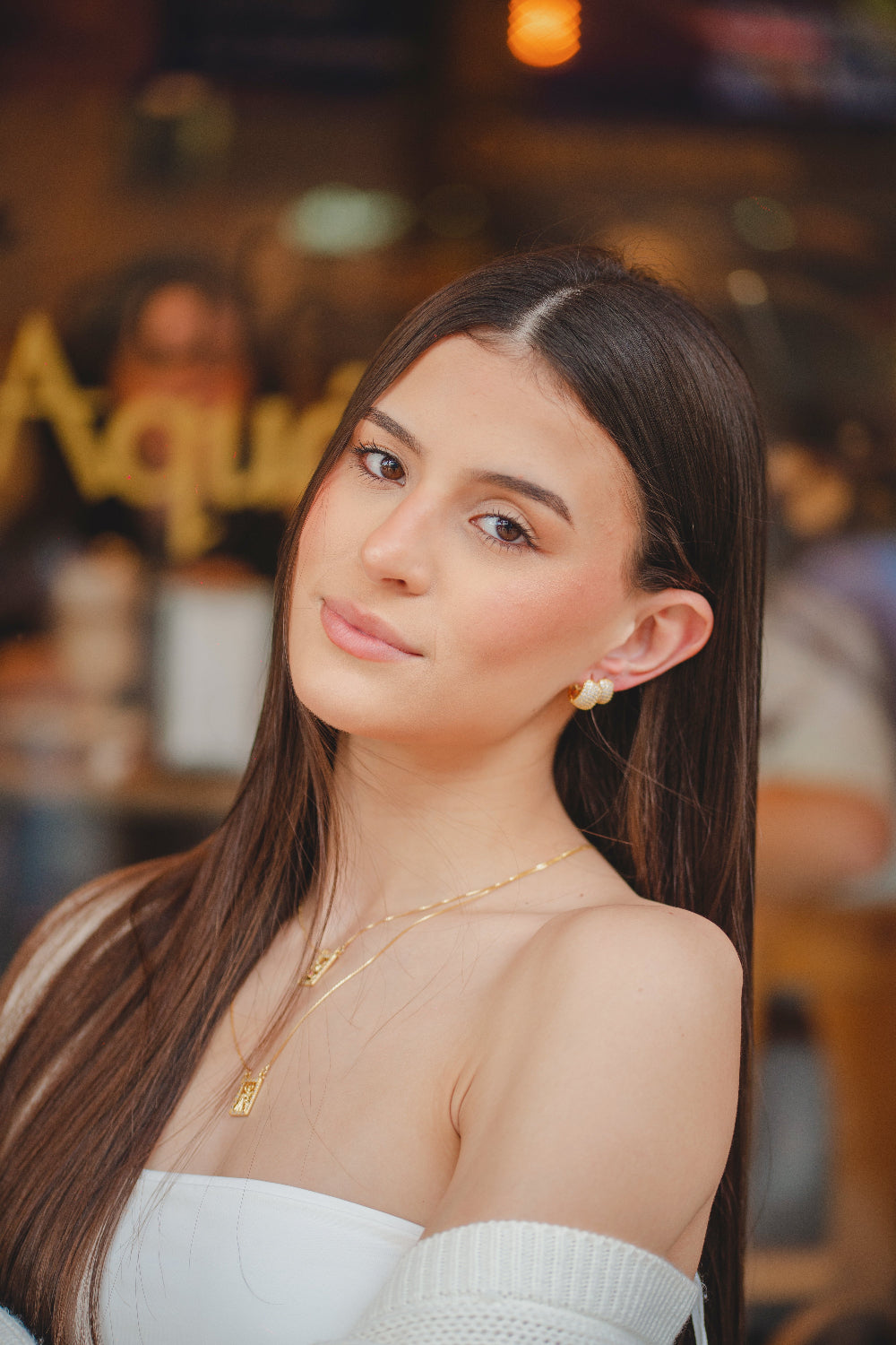 BRINCO ARGOLA REPLETA EM ZIRCÔNIAS P FOLHEADO A OURO 18K