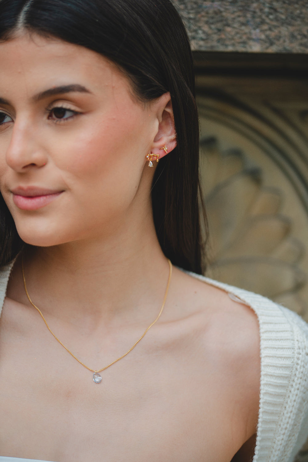 BRINCO PEQUENO COM ZIRCÔNIA FOLHEADO A OURO 18K