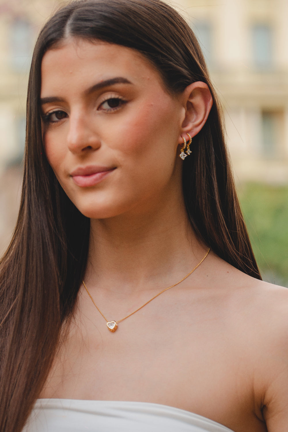 BRINCO ARGOLA CRAVEJADA COM PINGENTE EM ZIRCÔNIA G FOLHEADO A OURO 18K