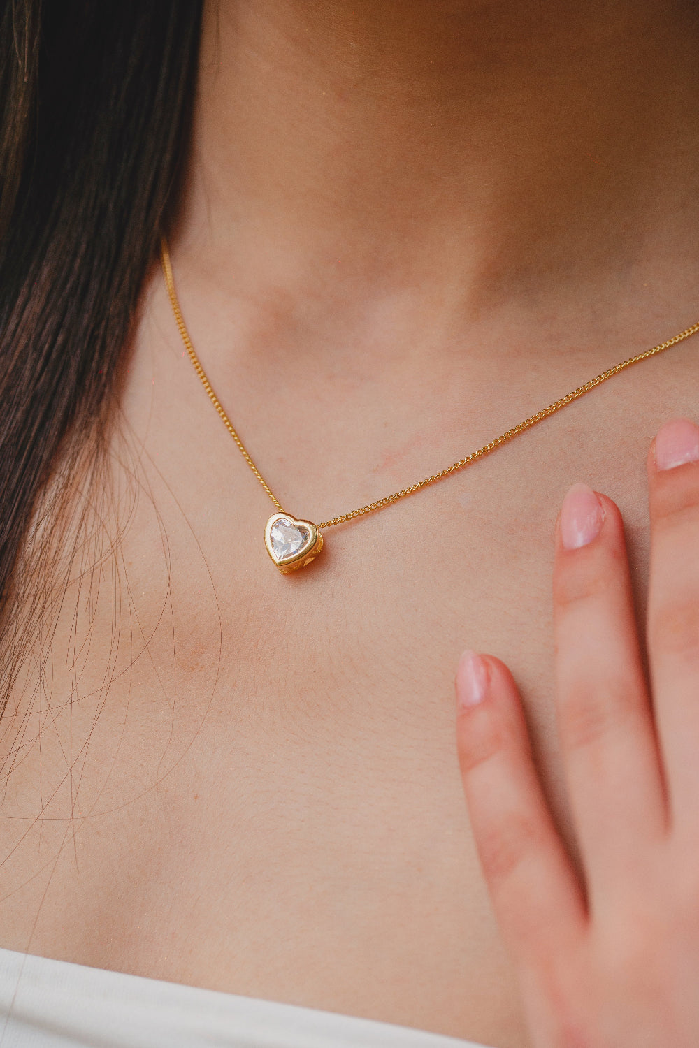 COLAR COM CORAÇÃO EM ZIRCÔNIA FOLHEADO A OURO 18K